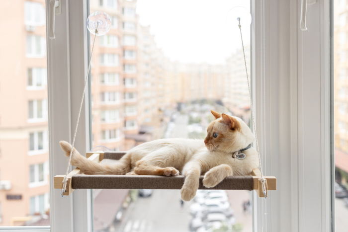 Pet Joy Гамак white+beige на вікно для кота